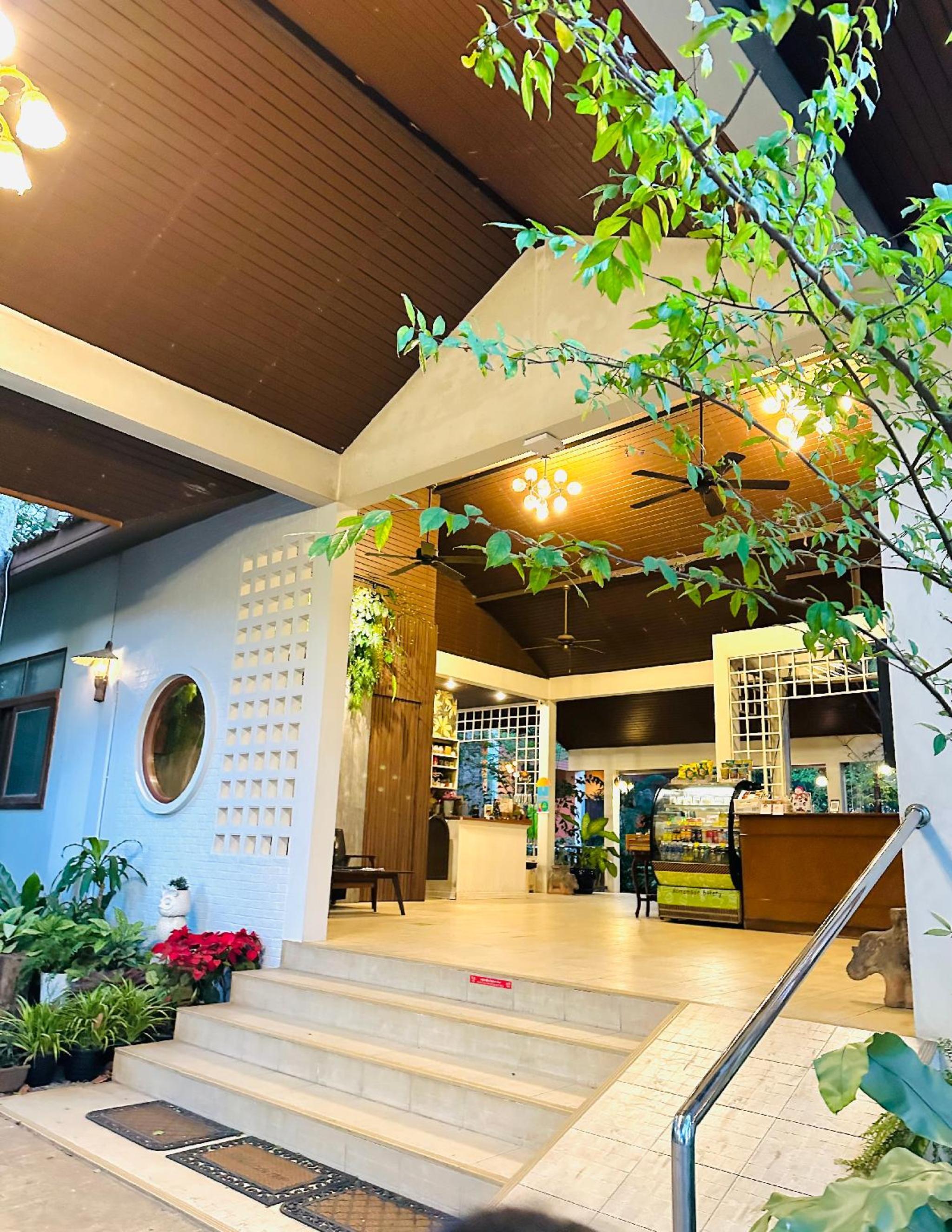 Tree House Hotel (sha Certified) 2