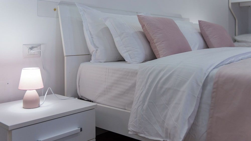 Lovely Rooms by Rentbeat 2