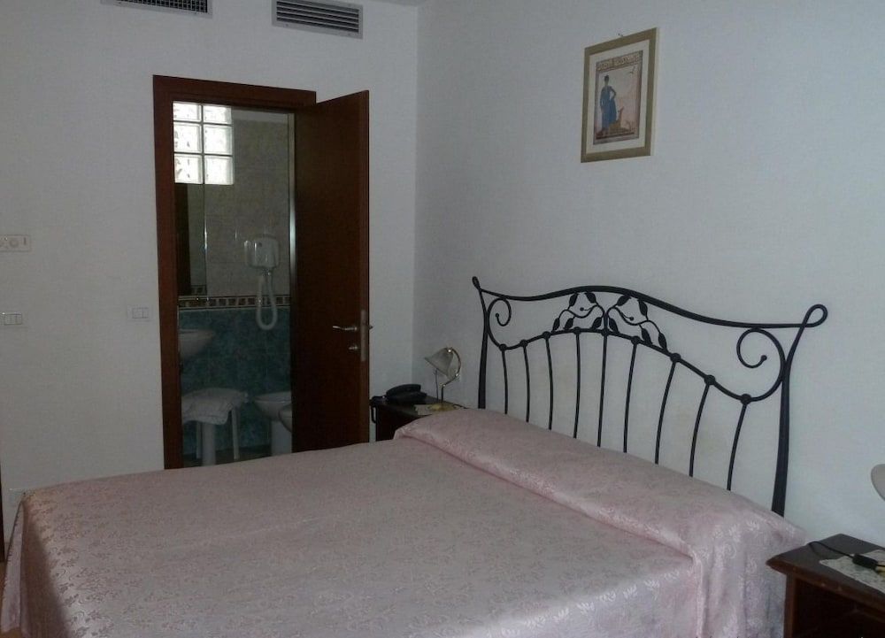 Hotel Canal Salieri 2