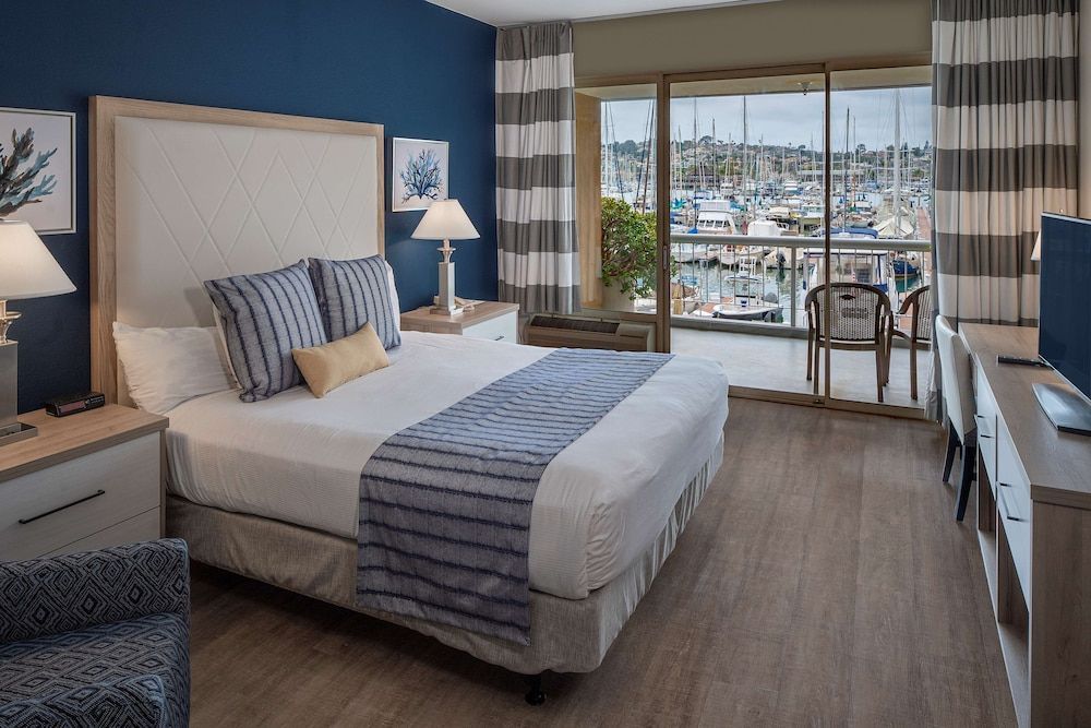 Bay Club Hotel and Marina 1