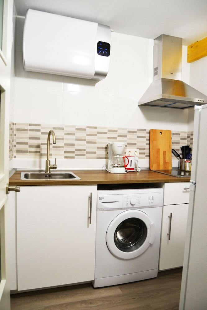 Apartamentos GO - Leopoldo Cano Center 1