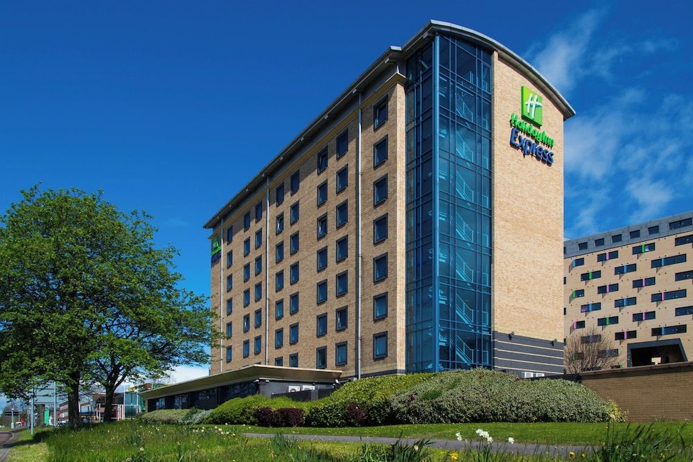 Holiday Inn Express LEEDS - CITY CENTRE by IHG 1