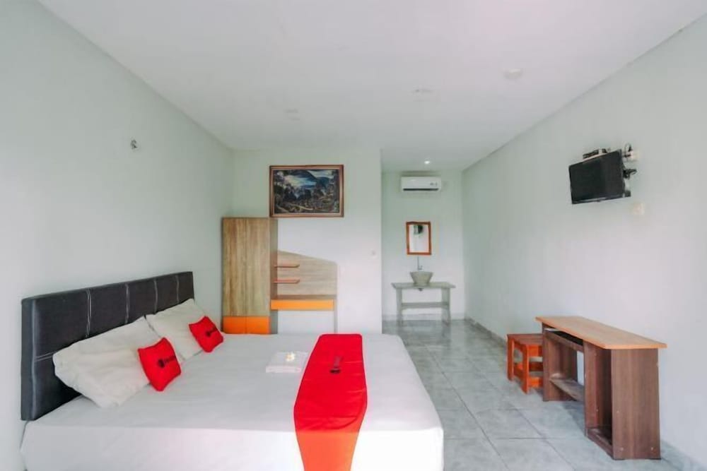RedDoorz @ Saren Anyar Homestay Lukluk 1