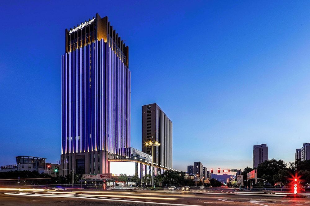 Howard Johnson By Wyndham Longxiang Hotel Ningbo 1