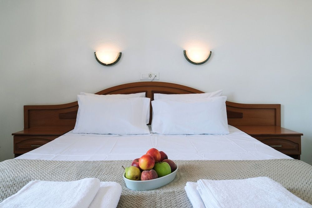 Koukounaries Beach Hotel 2