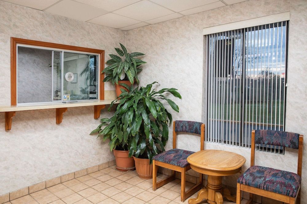 Super 8 by Wyndham Burlington NC 2