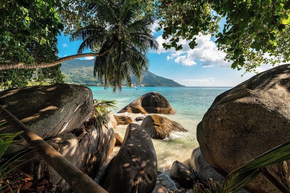 Beach House Beau Vallon 1