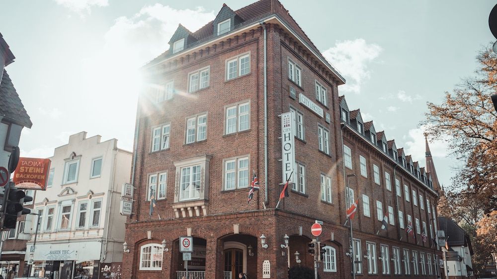 City Hotel 1