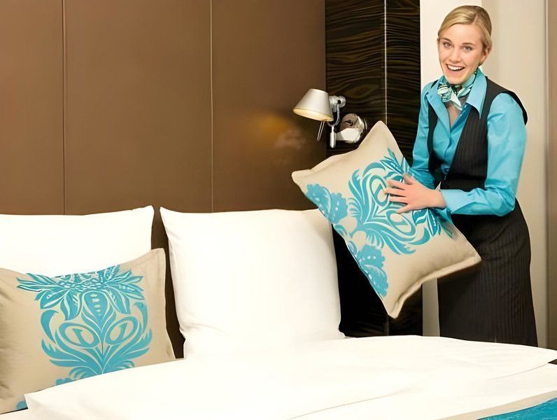 Motel One Salzburg-Mirabell 2