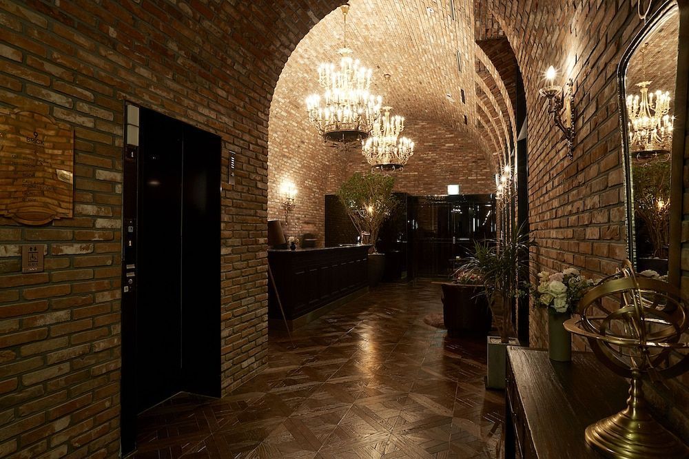 9 Brick Hotel 2