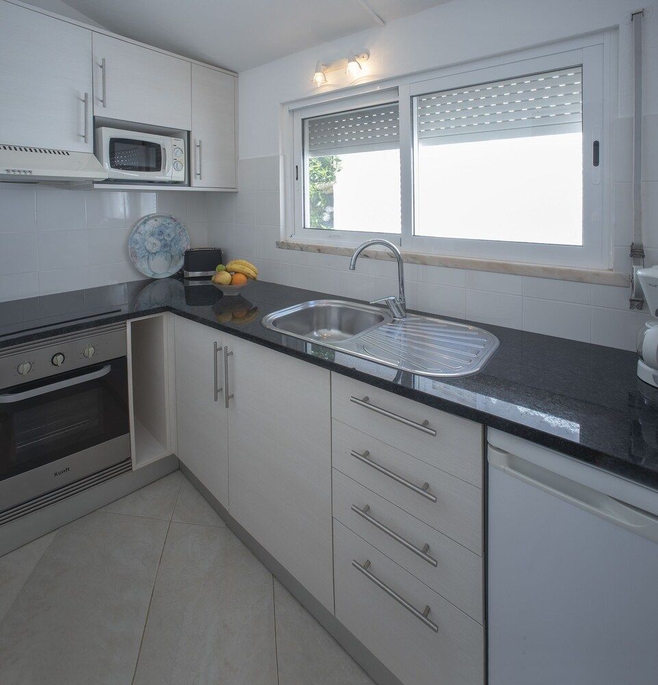 Charming Studio with Pool in Praia da Luz 2