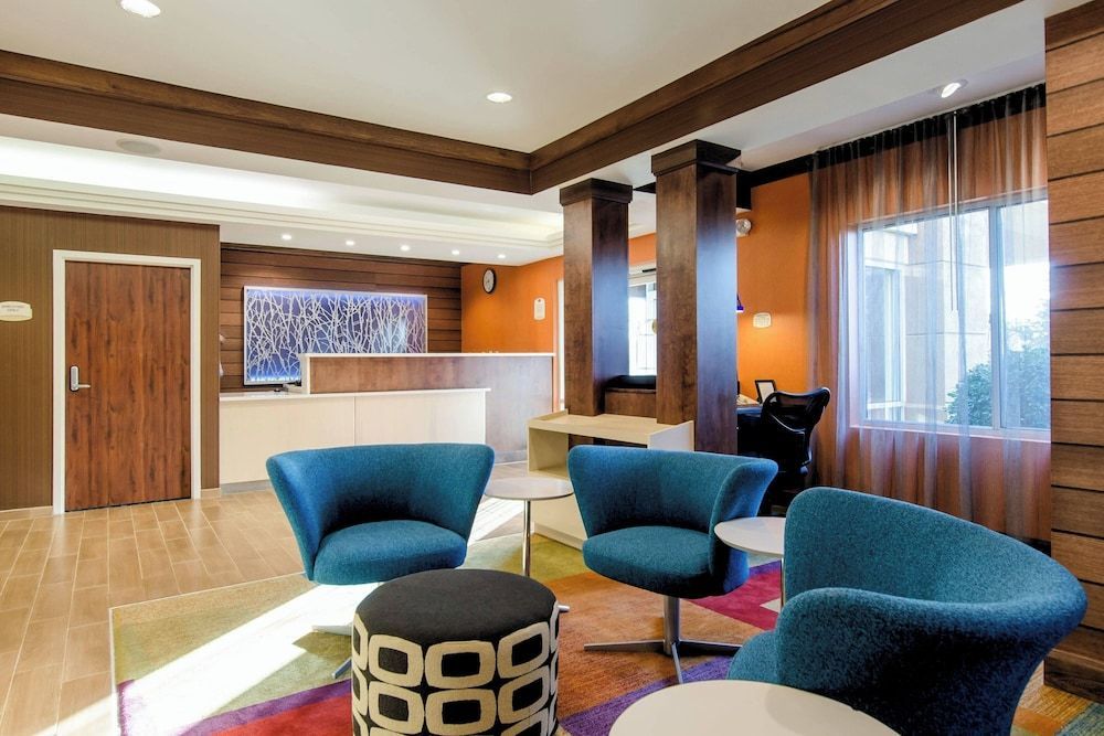 Fairfield Inn and Suites by Marriott Potomac Mills Woodbridge 2