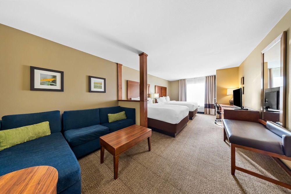 Comfort Inn & Suites West - Medical Center 1
