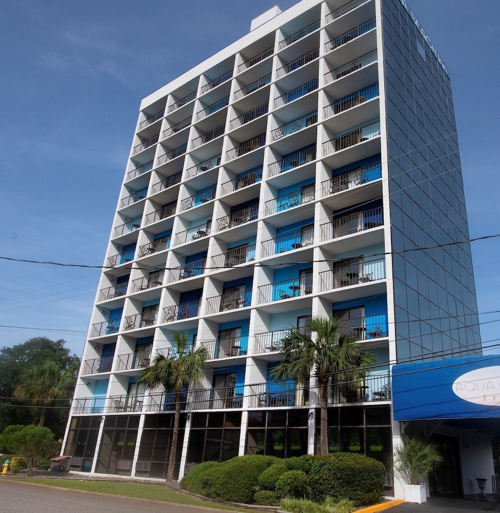 Aqua Beach Inn 1