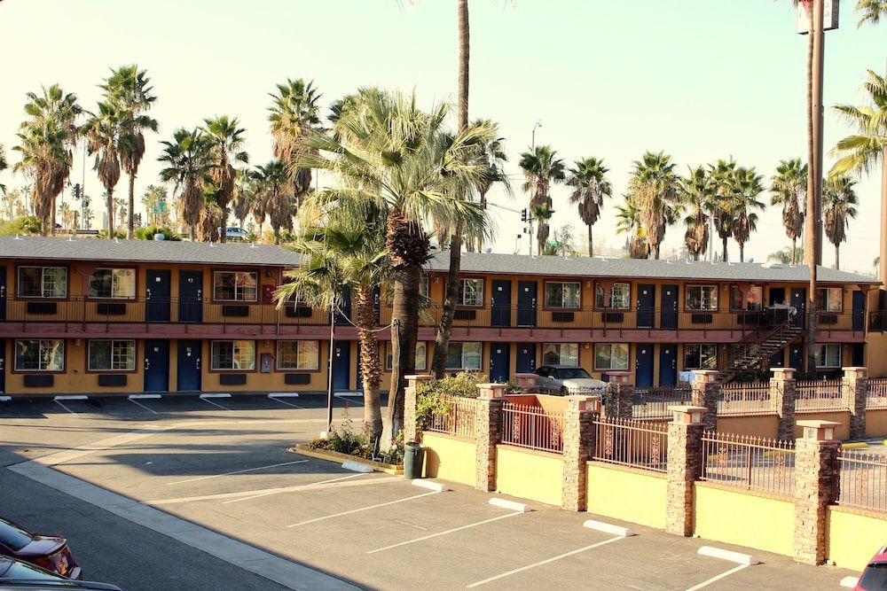 Orange Show Inn 1