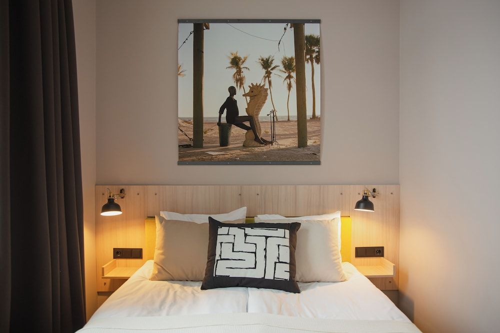 Corner Hotel 1