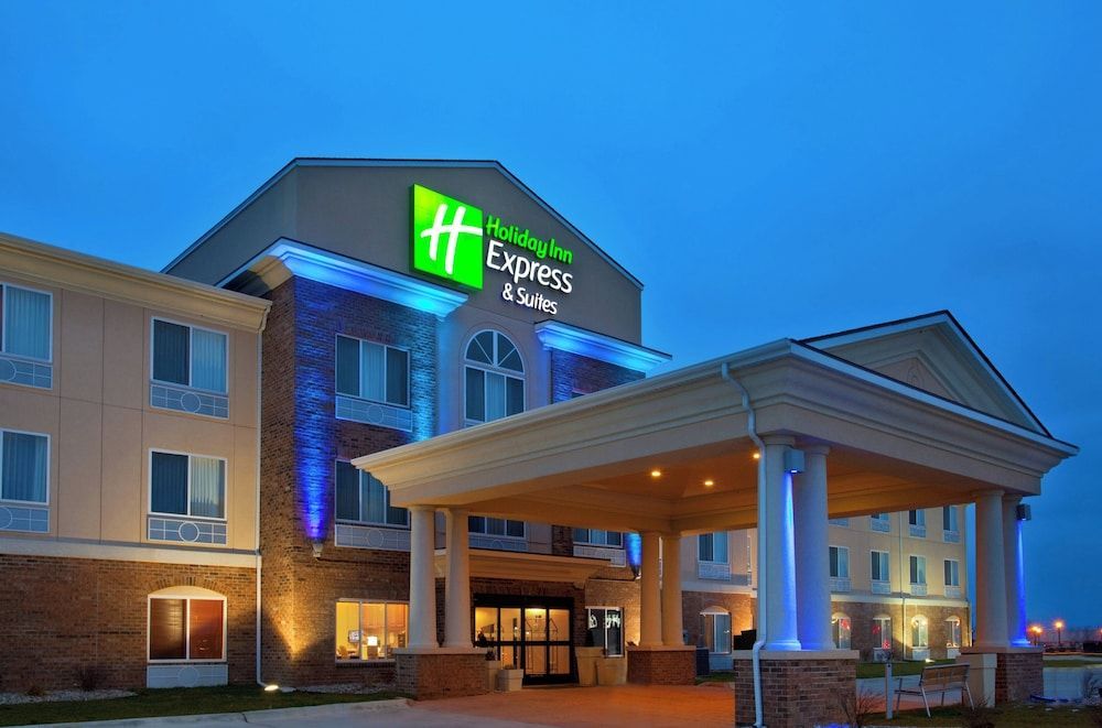 Holiday Inn Express & Suites MATTOON by IHG 1