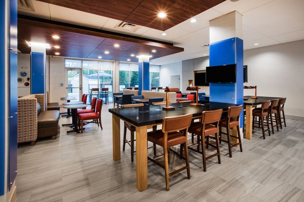 Holiday Inn Express & Suites BOSTON - MARLBORO by IHG 2