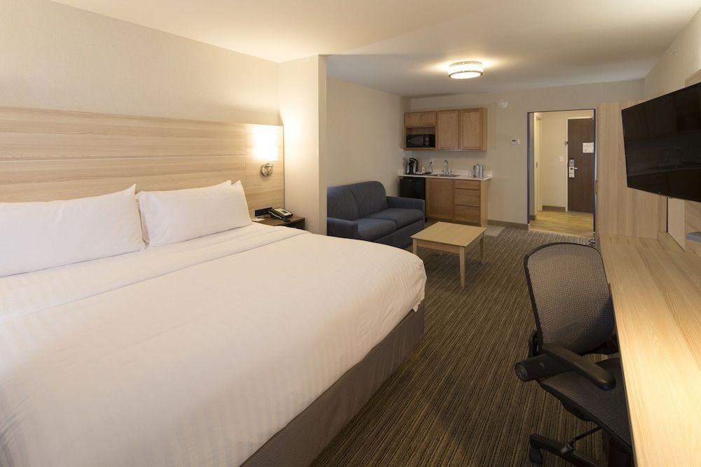 Holiday Inn Express & Suites LA PORTE by IHG 2
