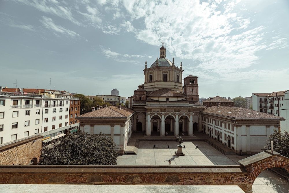 Suite in Colonne San Lorenzo Milano 1
