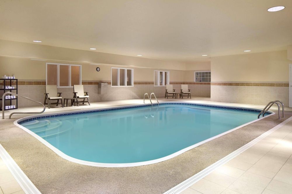 Country Inn & Suites by Radisson, Champaign North, IL 1
