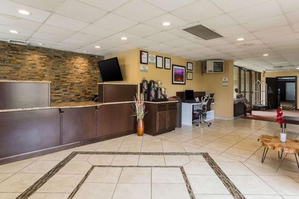 Fairmount Inn & Suites - Stroudsburg, Poconos 2