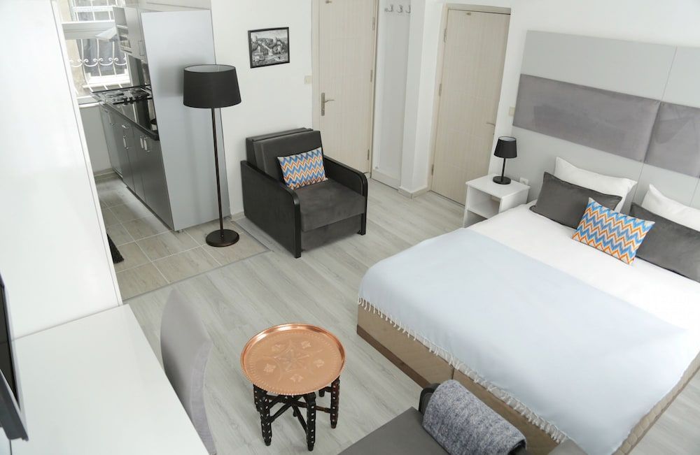 Bayer Hotel 2