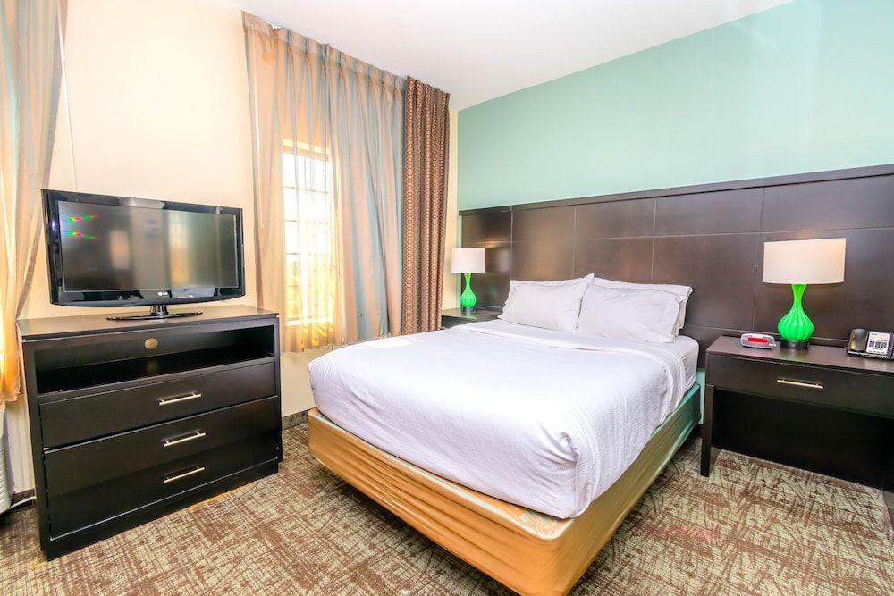 Staybridge Suites HOUSTON IAH - BELTWAY 8 by IHG 2