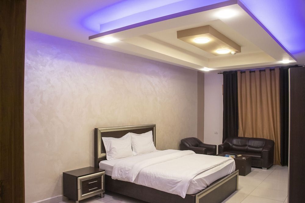 Sara Crown Hotel 2