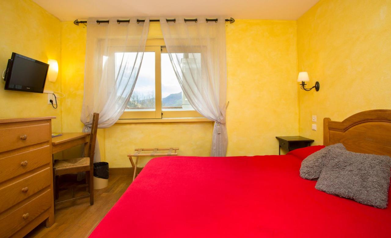 Logis Hôtel Etchemaïté 1