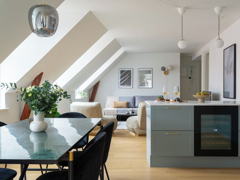 Leaves 6 - 2 Bdr Apt with shared roof terrace 1