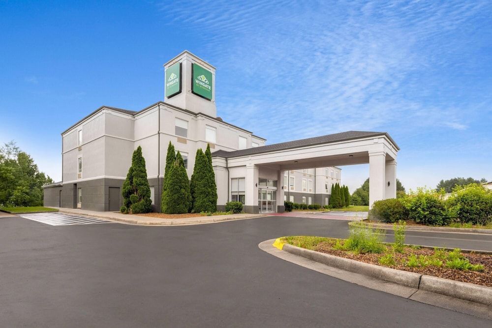 Wingate by Wyndham Dublin Near Claytor Lake State Park 1