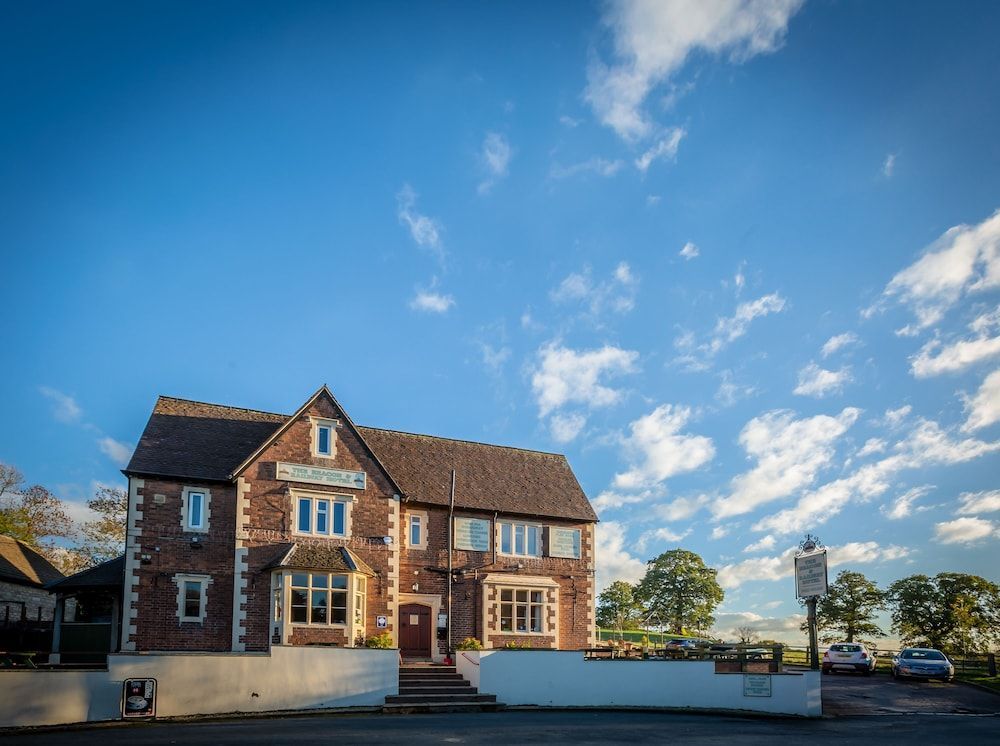 The Beacon & Railway Hotel 1