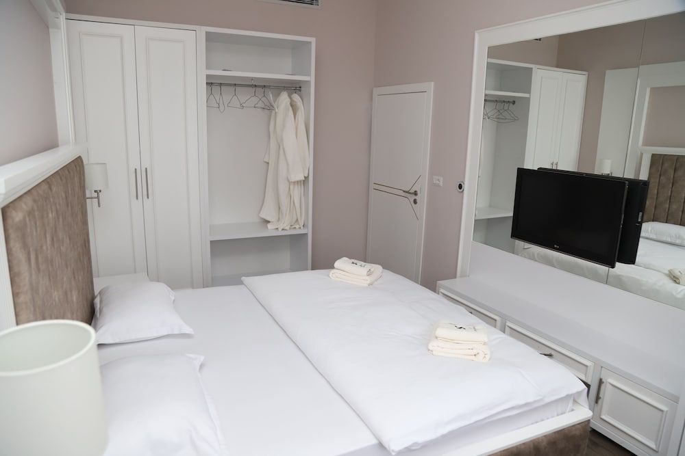 Sky Hotel 1