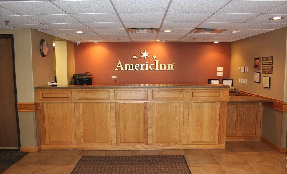 AmericInn by Wyndham Cedar Rapids Airport 2