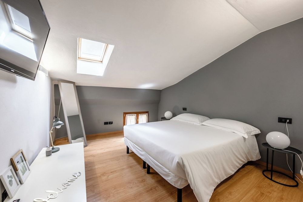 Emilia Studios 7 2