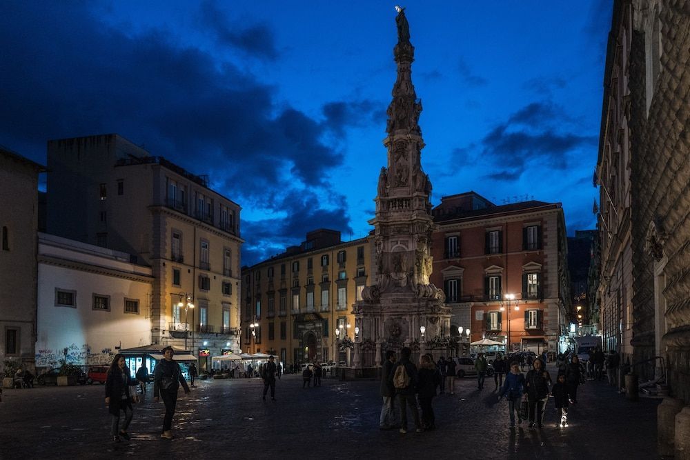 Art Suite nel Cuore di Napoli 1