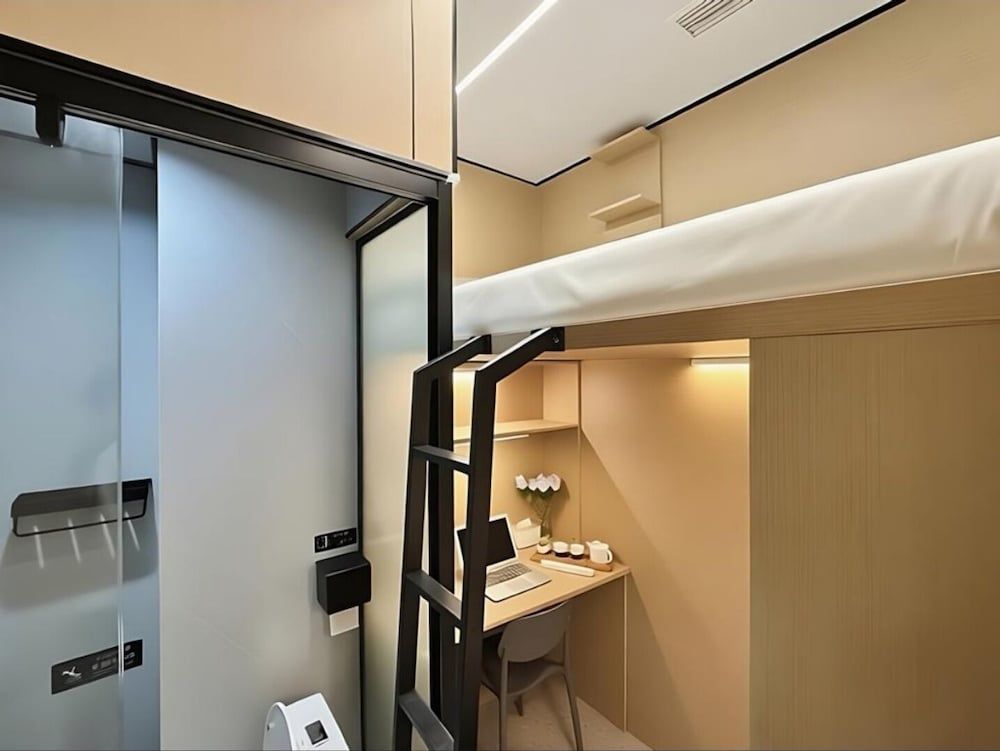 Philosopher Hotel (Zhongshan Park Wuning Road Subway Station Store) 2