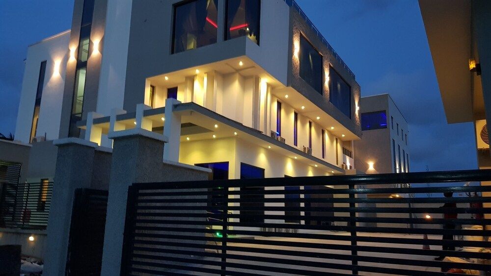 Mayhill Hotel 1