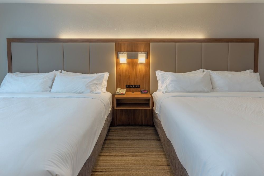 Holiday Inn Express & Suites MILWAUKEE NW – PARK PLACE by IHG 2