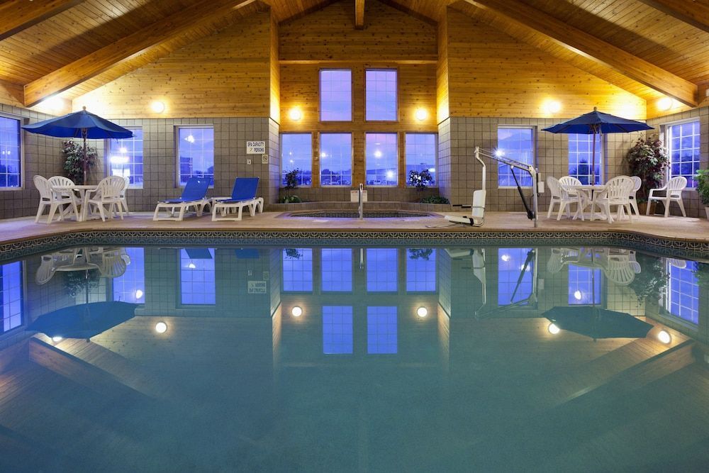 Paynesville Inn & Suites 1