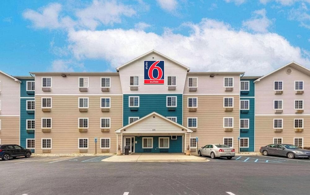Studio 6 Extended Stay Birmingham Pelham AL 1