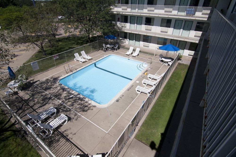 Motel 6 Roseville, MN - Minneapolis North 1