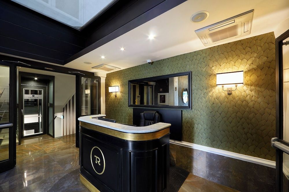 Trianon Borgo Pio Aparthotel 2