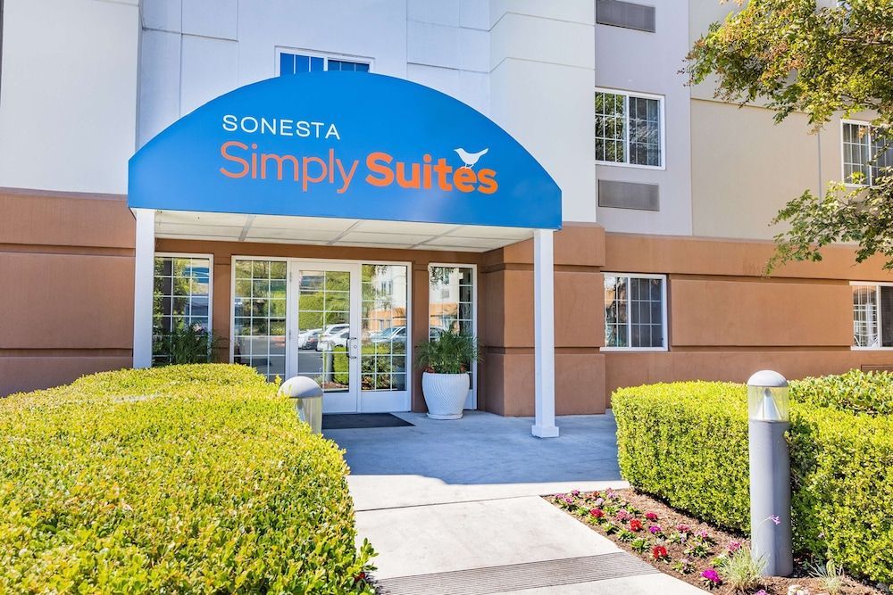 Sonesta Simply Suites Denver West Federal Center 1