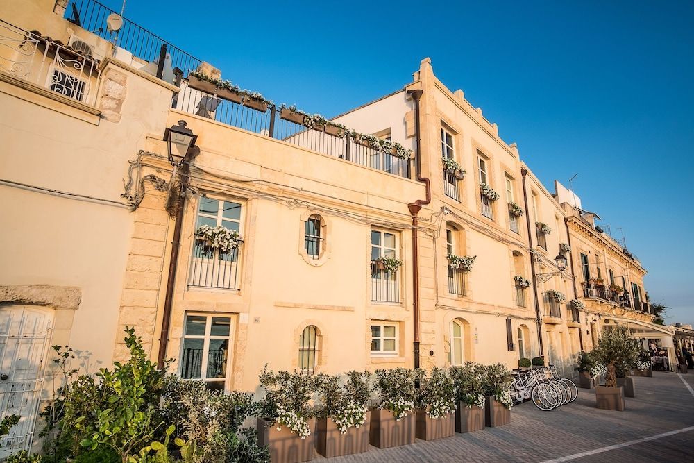 Palazzo Alfeo Aparthotel 1