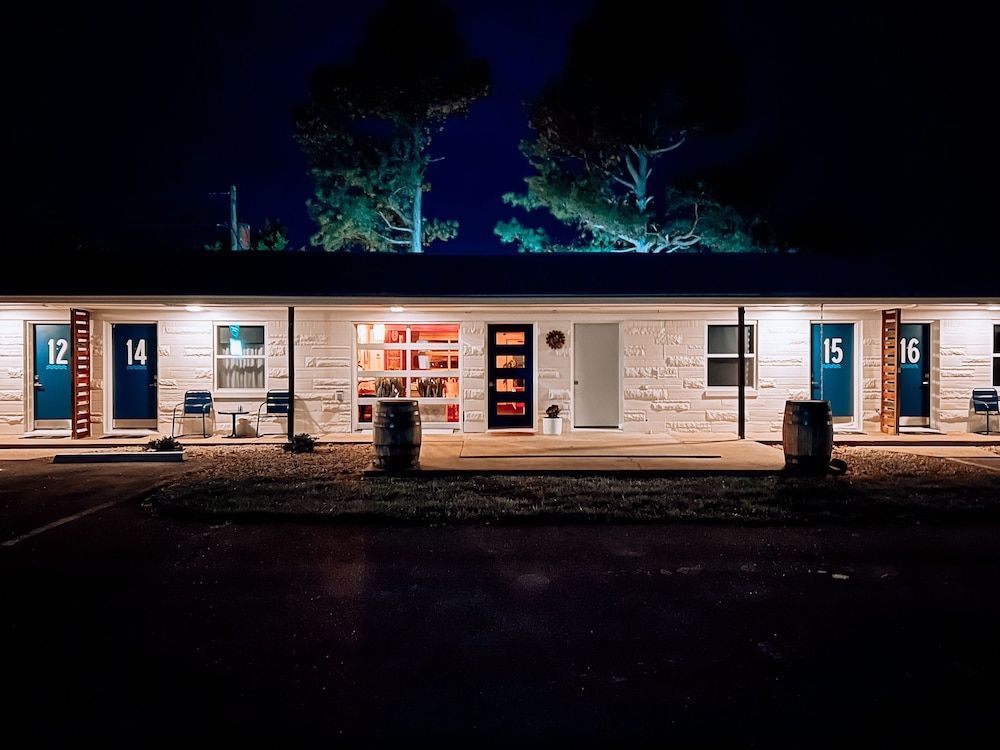 St. Clair Motor Lodge 1