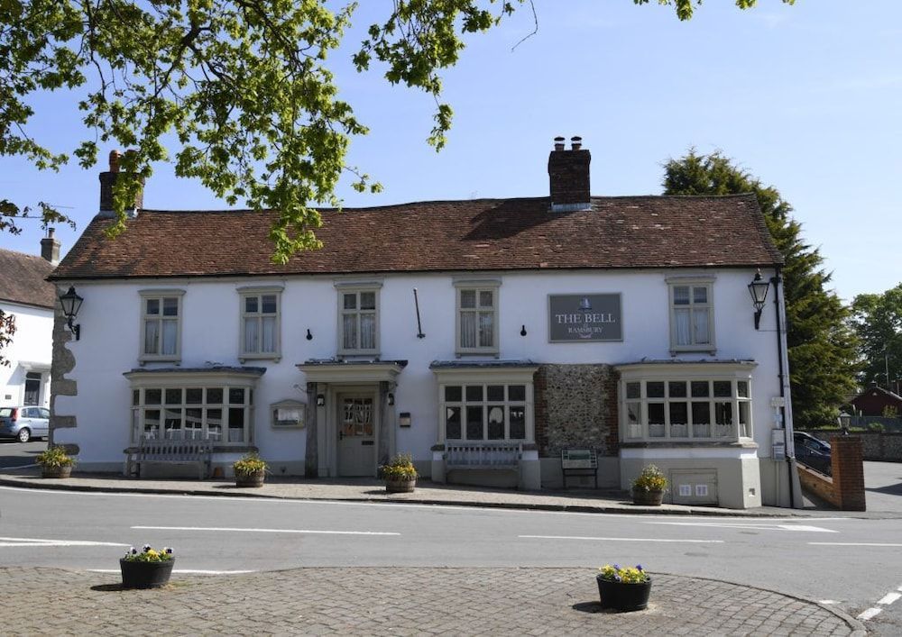 The Bell at Ramsbury 1