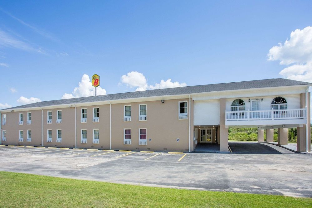 Super 8 by Wyndham Manning 1