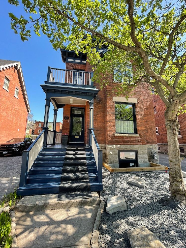 The Century House Bed and Breakfast Ottawa 1